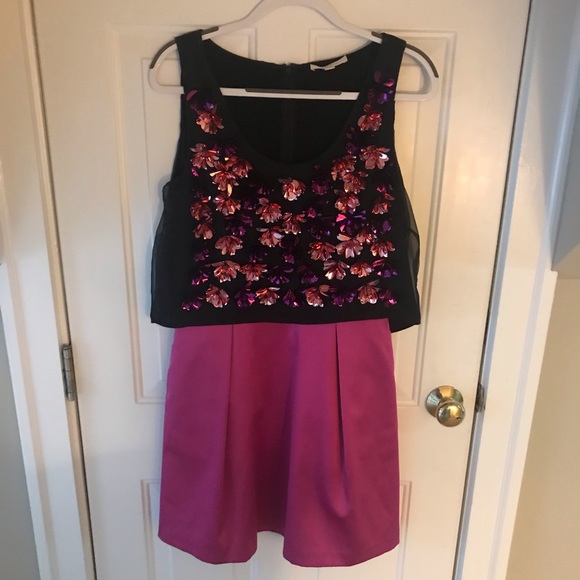 💫SOLD💫 ERIN by Erin Fetherston Black & Fuchsia Embellished Dress - Picture 3 of 8